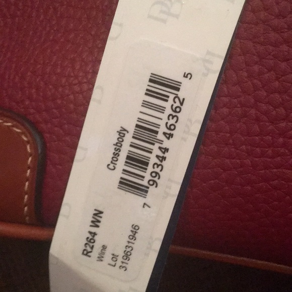 Dooney & Bourke - Picture 2 of 5